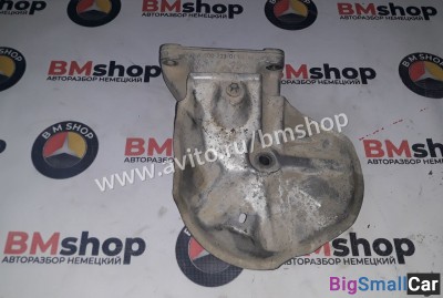 Кронштейн опоры двигателя правый Мерседес ом613